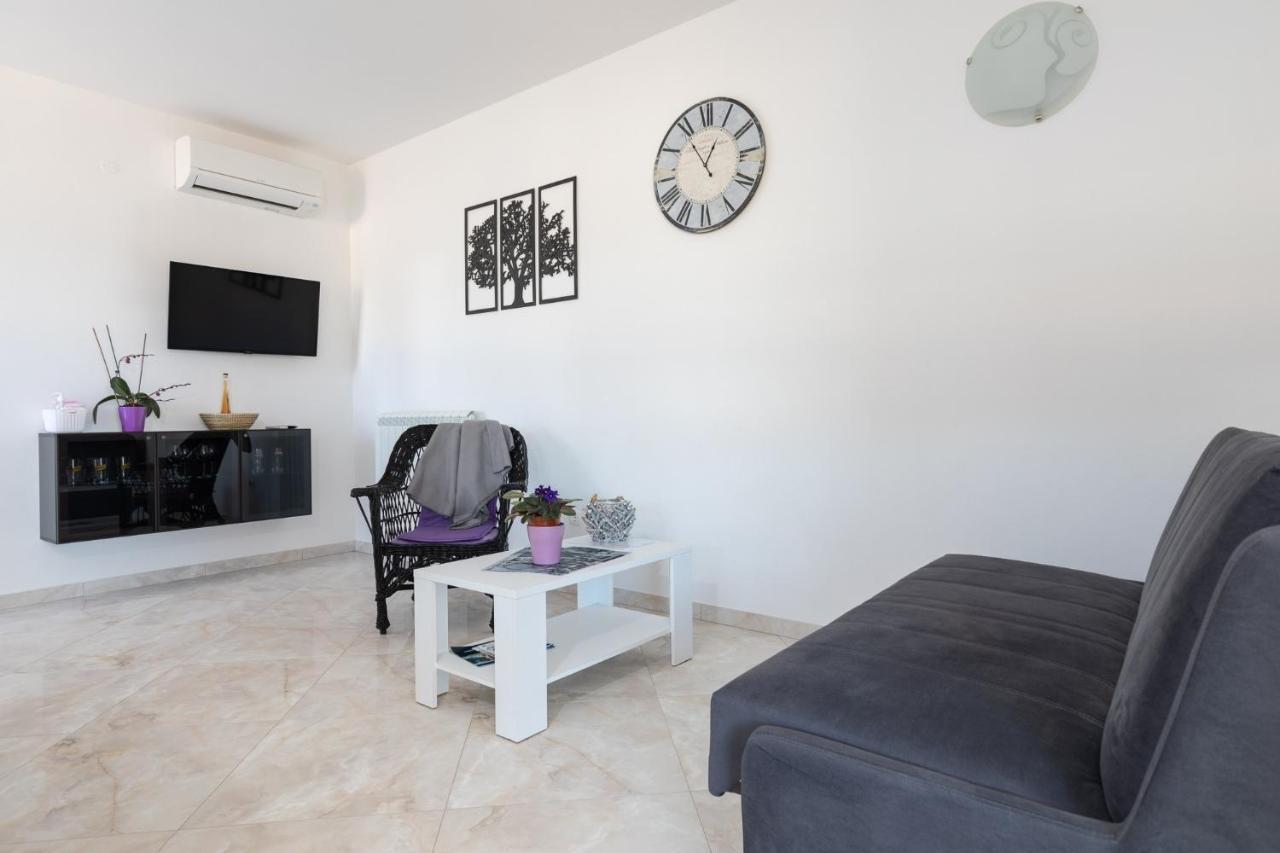 Apartments With A Parking Space Punat, Krk - 20553 Exterior foto